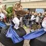 3 Tanzpaare in Tracht beim Eröffnungsumzug des St. Veiter Wiesenmarktes | Auftanz zur Eröffnung