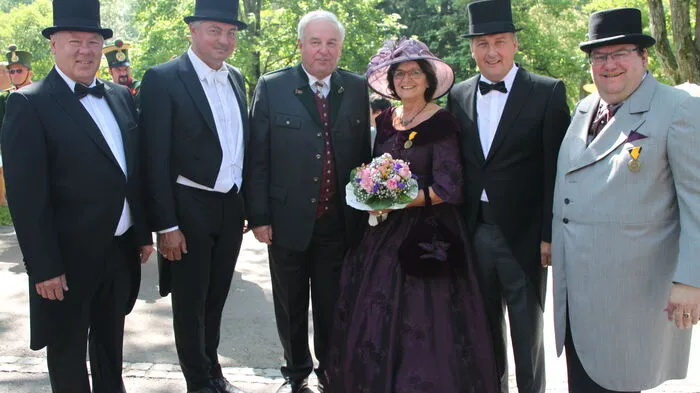 Unter den rund 10.000 Besuchern befanden sich auch einige Ehrengäste. Allen voran Landeshauptmann Schützenhöfer, die Bürgermeister Gerhard Konrad, Gerhard Meixner und  Reinhold Ebner (v.l.n.r.), sowie die Bürgermeisterin von Bad Gleichenberg Christine Siegel und Obmann des Tourismusverbands Jörg Siegel (r.). 