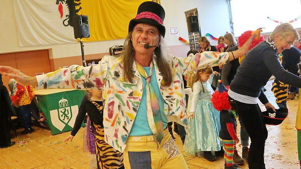 Als „Hokus Pokus Musikus“ begeistert Franz Wetzelberger seit über 33 Jahren Kinder