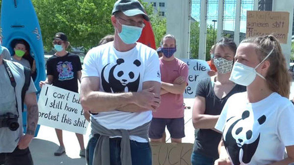 Landeshauptmann-Stellvertreter beschimpfte WWF-Vertreterin (rechts) als &quot;widerwärtiges Luder&quot;