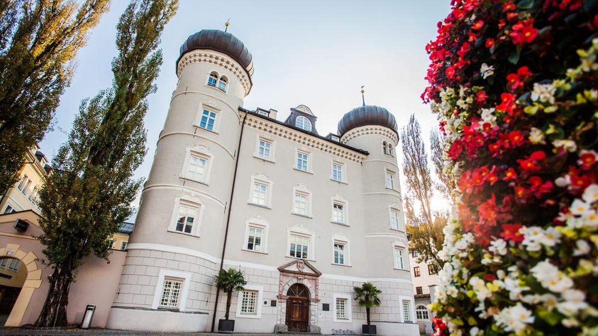 Die Beamten der Liebburg wurden in der Sitzung gelobt - die Bürgermeisterin auch