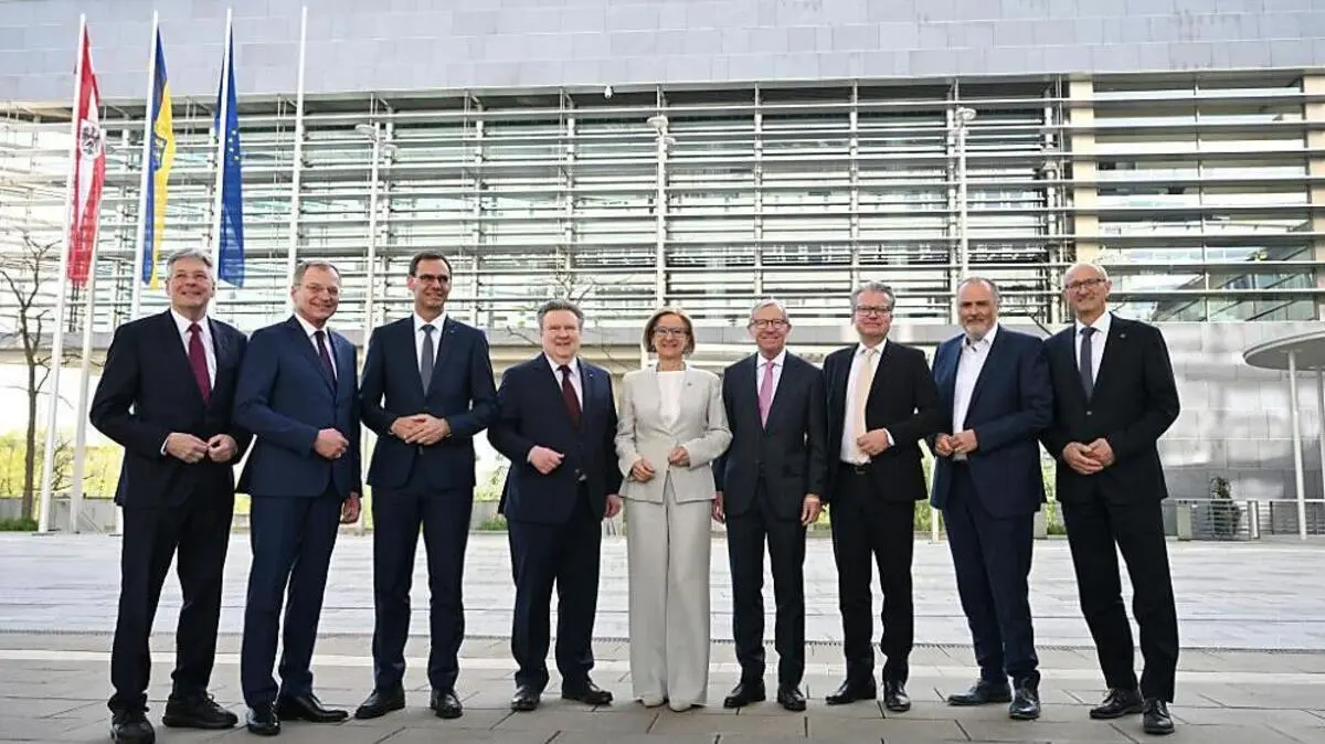 Neun Partner, nicht unbedingt Freunde, sollt ihr sein: Österreichs Landeshauptleute