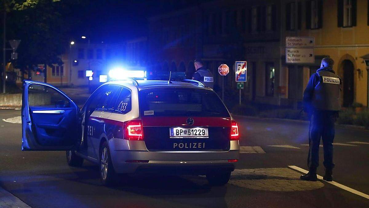 Nächtlicher Einsatz für Polizei und Cobra (Sujetfoto)