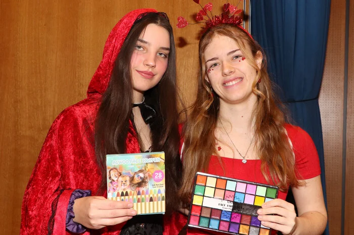 Fürs Kinderschminken waren Celina Kollegger und Elena Unterkräuter zuständig.