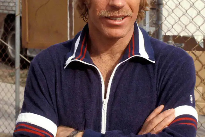 8. Chuck Norris schläft ausschließlich bei Licht. Nicht weil er Angst vor der Dunkelheit hat, sondern weil die Dunkelheit Angst vor ihm hat. <br>
9. Chuck Norris geht ohne Angel fischen. Er stellt sich ans Ufer und sagt: „Du, du und der Dicke da hinten – raus!“ <br>
10. Chuck Norris braucht zum Autofahren kein Benzin. Sein Auto fährt aus Angst vor ihm. <br>
11. Sie wollten Chuck Norris auf Mount Rushmore abbilden, aber der Granitfels war nicht hart genug für seinen Bart. <br>
12. Wenn Chuck Norris dividiert, dann bleibt kein Rest. <br>
13. Chuck Norris bekommt bei Burgerking einen Big Mac. <br>
14. Chuck Norris wirft keinen Schatten – die Wand will nur so aussehen wie er. <br>