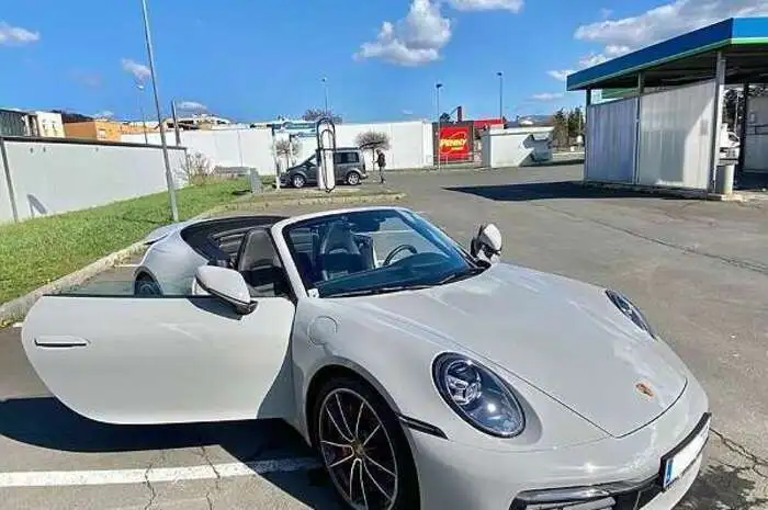 177.777 Euro: Porsche 911 Cabrio Roadster, EZ 8/2020, 455 PS, ab Herbst, privat