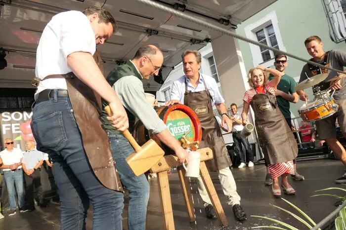 Der gelungene Bieranstich verspricht ein rauschendes Fest 