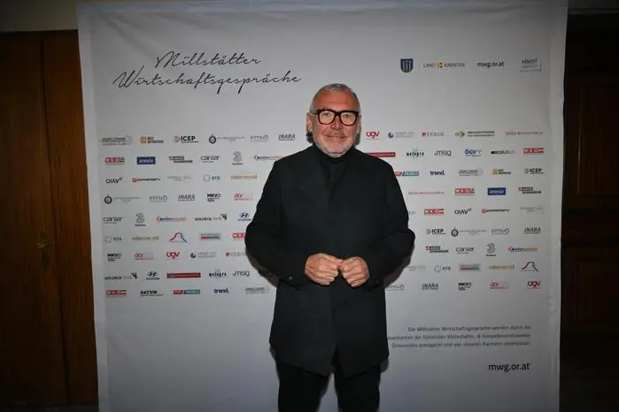 Ebenfalls auf der Bühne: Alfred Gusenbauer
