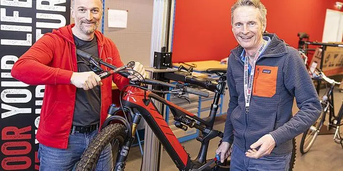 "Bergspezl"-Geschäftsführer Alfred Eichblatt und Filial-Manager Harald Bauer 