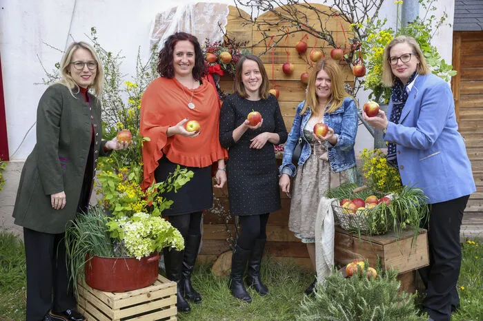 Redaktionsteam Wolfsberg/Völkermarkt: Simone Jäger, Bettina Friedl, Simone Dragy, Petra Mörth und Sandra Zarfl (von links)