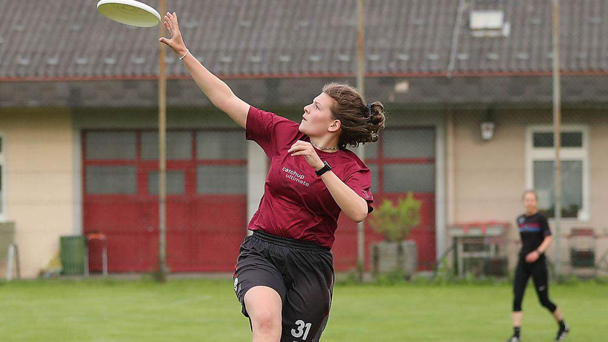 Durch die diversen besonderen Flugkurven des Frisbee kommen oftmals spektakuläre Spielzüge zustande.