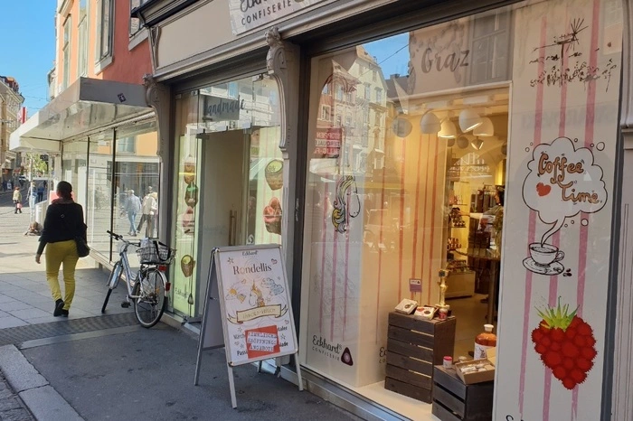 Gleich in der Sporgasse 1 sagt seit Kurzem auch Bettina Eckhard "Hereinspaziert!".