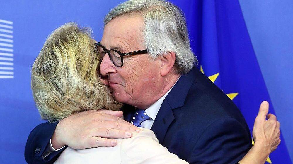 Herzliche Begrüßung: Jean-Claude Juncker mit seiner möglichen Nachfolgerin Ursula von der Leyen