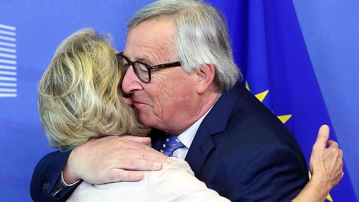 Herzliche Begrüßung: Jean-Claude Juncker mit seiner möglichen Nachfolgerin Ursula von der Leyen