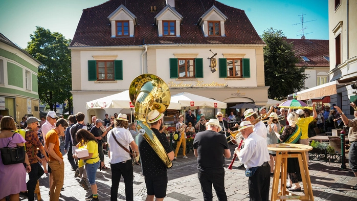 Das Dixie- und Swingfestival sorgte in den vergangenen Jahren für ein buntes Treiben in Weiz, die Auflage 2025 fällt aus