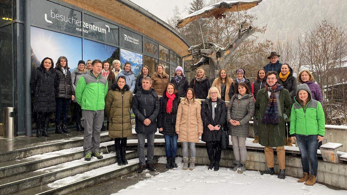 Pädagoginnen und Pädagogen sowie das Nationalpark-Team beim Vernetzungsworkshop in Mallnitz