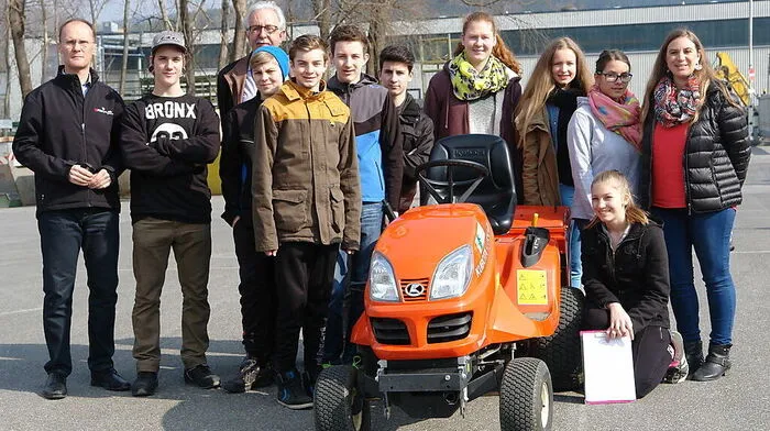 Die Schüler und Projektleiter