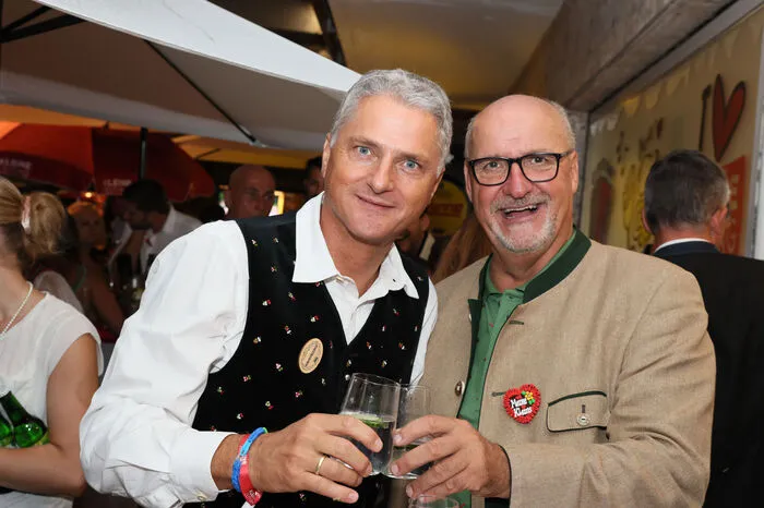 Villachs Bezirkshauptmann Bernd Riepan und Klaus Glanznig (Bürgermeister von Treffen) unterhielten sich prächtig.