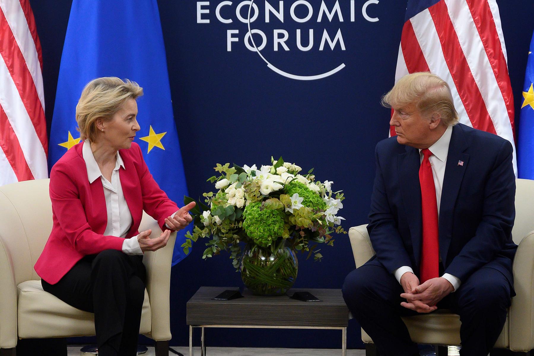 Zollstreit im Mittelpunkt: Von der Leyen kündigt Treffen mit Trump an