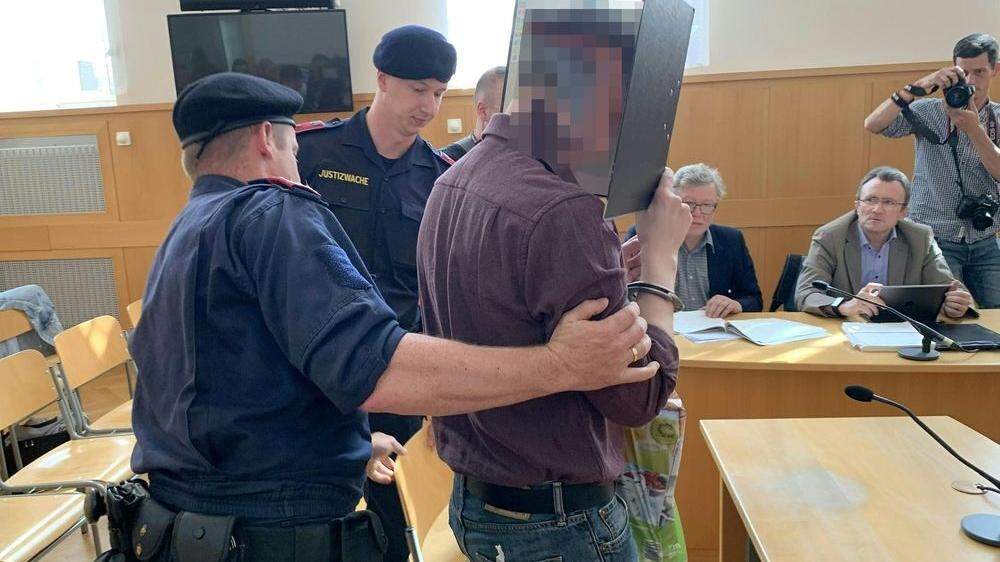 Studentinnenmörder in Krems wegen Missbrauchs vor Gericht 
