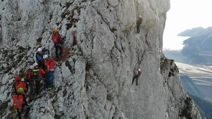 Am Pfaffenstein in Eisenerz fand am Wochenende die Gebietsübung der Bergrettungen Eisenerz, Landl, Radmer und Wildalpen statt.