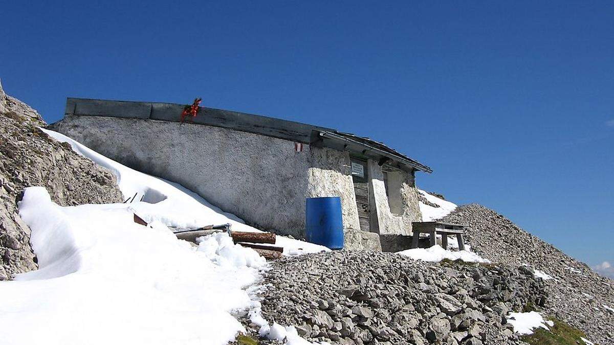 Die Linderhütte hat im Sturm unter anderem ihr Dach verloren. Jetzt bekommt sie ein neues