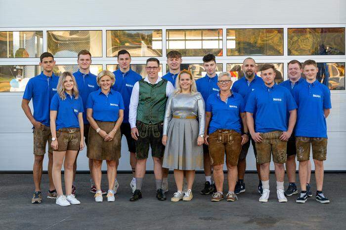 Das junge Team von Tauss Fahrzeugbau in Hirnsdorf