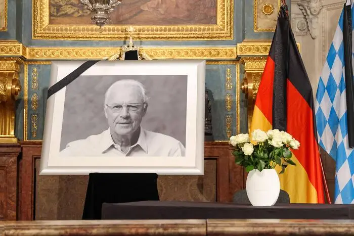 Die deutsche Fußball-Legende starb am 7. Januar im Alter von 78 Jahren. „Der Kaiser“ galt als Lichtgestalt des deutschen Fußballs und gewann als einer von nur drei Fußballern den WM-Titel als Spieler und als Trainer.