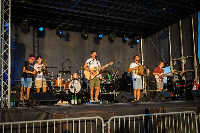 Insgesamt fünf Bands haben bei diesem Event auf der Bühne performt und Austropop-, sowie Coverlieder zum Besten gegeben.