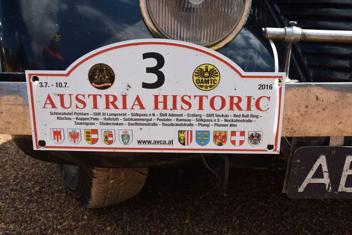 Die Rundfahrt führte die mehr als 70 Jahre alten Fahrzeuge 1300 Kilometer zu Etappenzielen durch Österreich.
