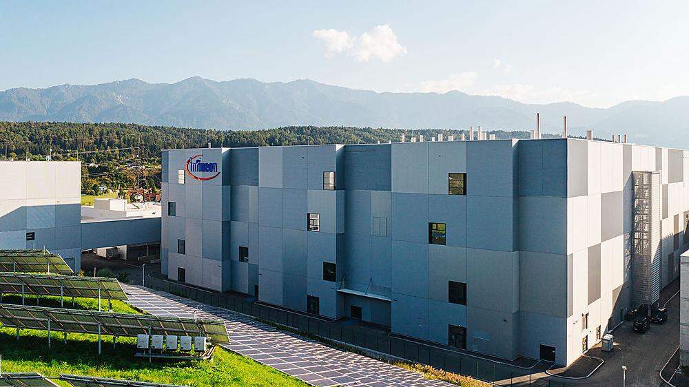 35 Meter hoch, mit einer Fläche von umgerechnet 400 Einfamilienhäusern und teurer Hochtechnologie ausgestattet: die neue Fabrik von Infineon in Villach