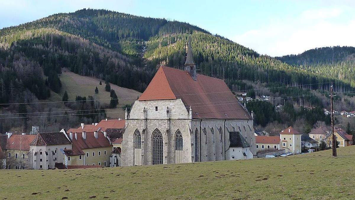 Das Neuberger Münster ist die größte Kirche im Bezirk