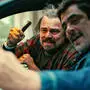 Sehr komisch: Benicio Del Toro und Leonardo DiCaprio in „One Battle After Another“ 