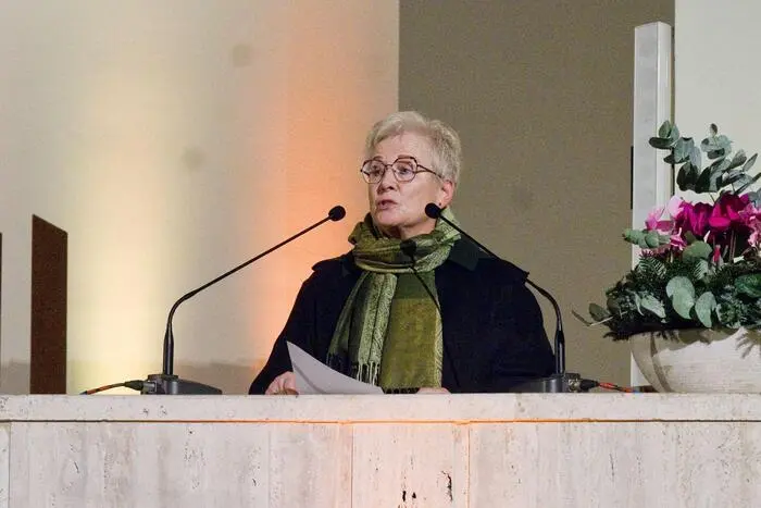 Elisabeth Peinhopf brachte Beiträge im Dialekt und in Reimform.