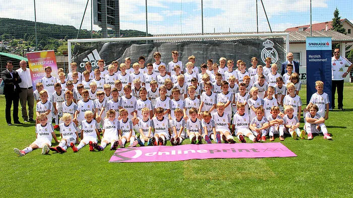 Klicken Sie sich durch die Fotos der "Fundacion Real Madrid Clinics" im Stadion des ASK Voitsberg!
