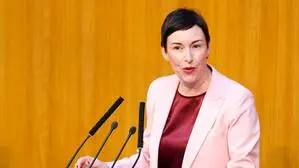 Neos-Mediensprecherin Henrike Brandstötter