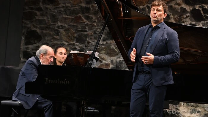 Jonas Kaufmann und Helmut Deutsch begeisterten auf der Burg