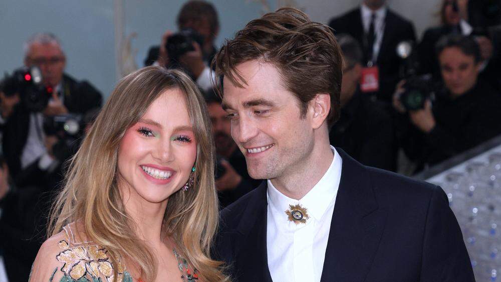 Suki Waterhouse und Robert Pattinson haben Gerüchte um die Geburt ihres ersten Babys nun bestätigt