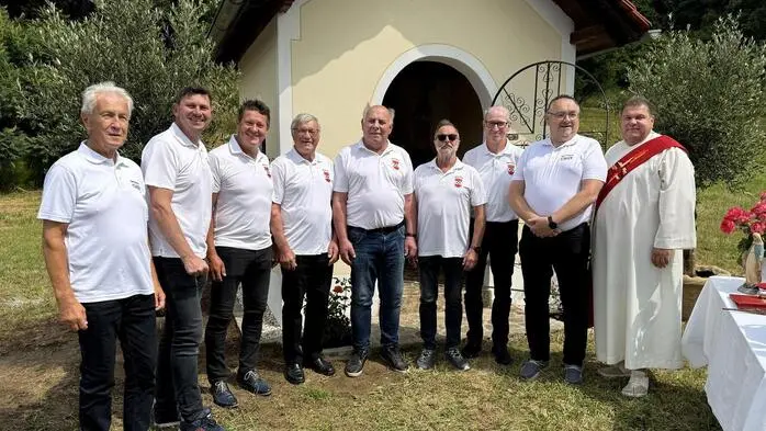 Die „Kowald Kapelle“ am Köglberg in der Gemeinde Übersbach (Fürstenfeld) wurde nach der Restaurierung und Übernahme von Fürstenfelder Gastronomen Karl „Carlo“ Samer am Pfingstmontag im Rahmen eines Festgottesdienstes gesegnet