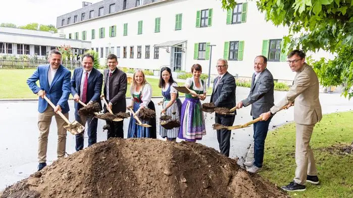 Der Spatenstich ist erfolgt, im März 2025 soll alles stehen
