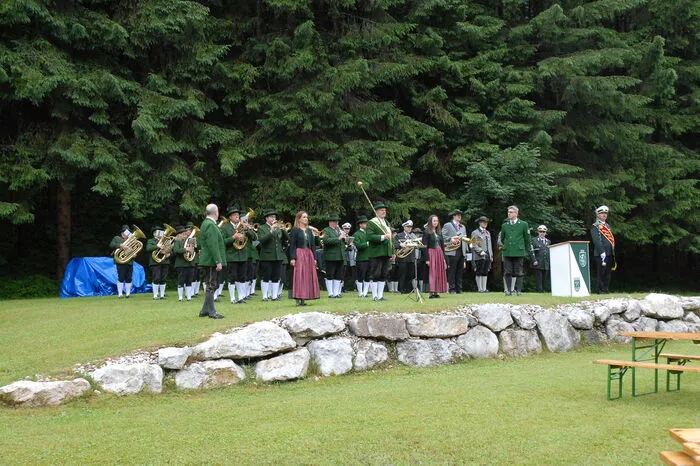 Ein Festakt um 15 Uhr - unter Mitwirkung von Musikkolleginnen und -kollegen aus der näheren Umgebung - war der Startschuss zu den Festlichkeiten.