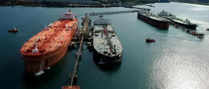 In Triest wird das Rohöl entladen und in die Tanks bzw. in die Pipeline gepumpt