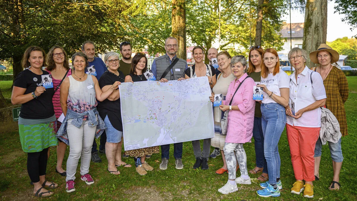  Vertreter der Polizei, des Vereins Equaliz, der Diakonie de La Tour sowie des  Klagenfurter Frauenreferats waren bei der Stadtteilbegehung in Viktring mit dabei