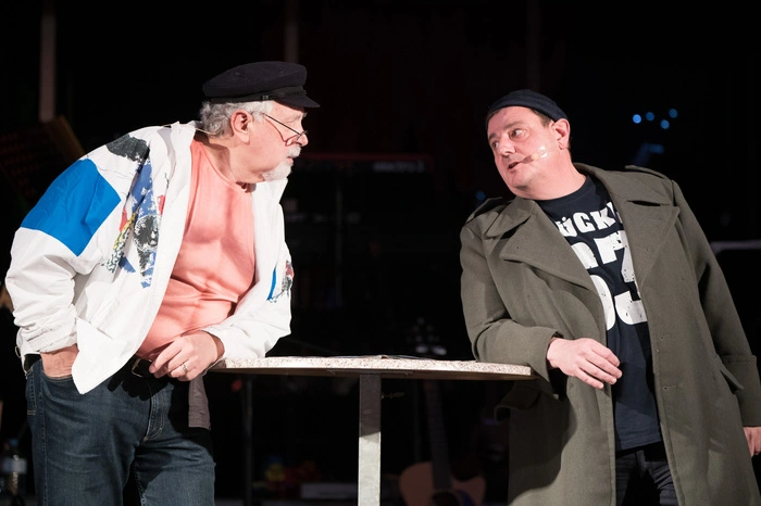 Eduard Lassnig und Franz Wank in "Die Zwei": Was haltest du von Ehe für alle? Ich bin dafür! Homosexuelle sollen genauso in der Ehe leiden wie wir.