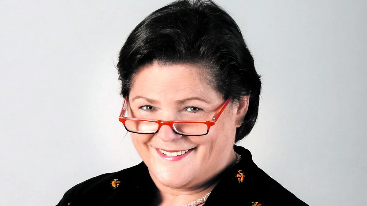 Ulrike Herzig gibt Infos zur Ausbildung.