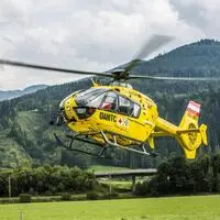 Der Rettungshubschrauber brachte den Mann am Samstagabend ins LKH nach Graz