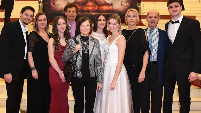 Viele Gäste kamen zum ausverkauften HLW Ball der am Samstag im Schulhaus über die Bühne ging.