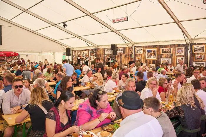 Die Gastro-Zelte sind jedes Jahr mit gut gefüllt