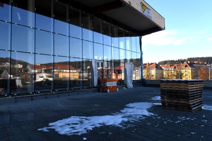 Neue Blicke auf die Stadt Weiz ermöglicht die Kino-Fassade.