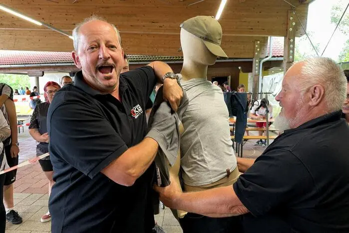 Bei „perfekten“ Wettkampfbedingungen auf der Stocksportanlage nahmen 20 Teams aus der Oststeiermark die sportlichen, lustigen und kniffligen Herausforderungen in Angriff.